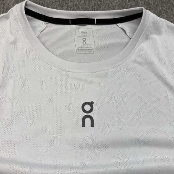 On Cloud Trail-T Workout Men's Size M Activewear Shirt - Picture 4 of 9